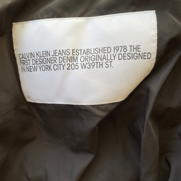 Snow Fun /EUC Oversized Calvin Klein 205 W. 39th St. New York Down Coat/Jacket/M - Picture 6 of 8